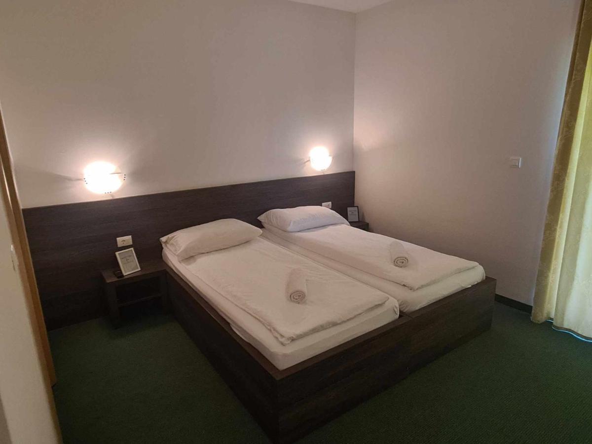 Hotel Lohovo Bihać Eksteriør bilde