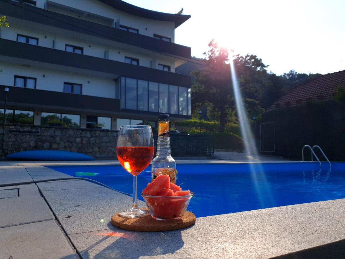 Hotel Lohovo Bihać Eksteriør bilde