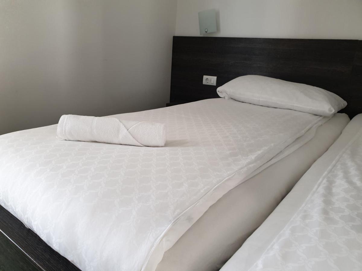 Hotel Lohovo Bihać Eksteriør bilde