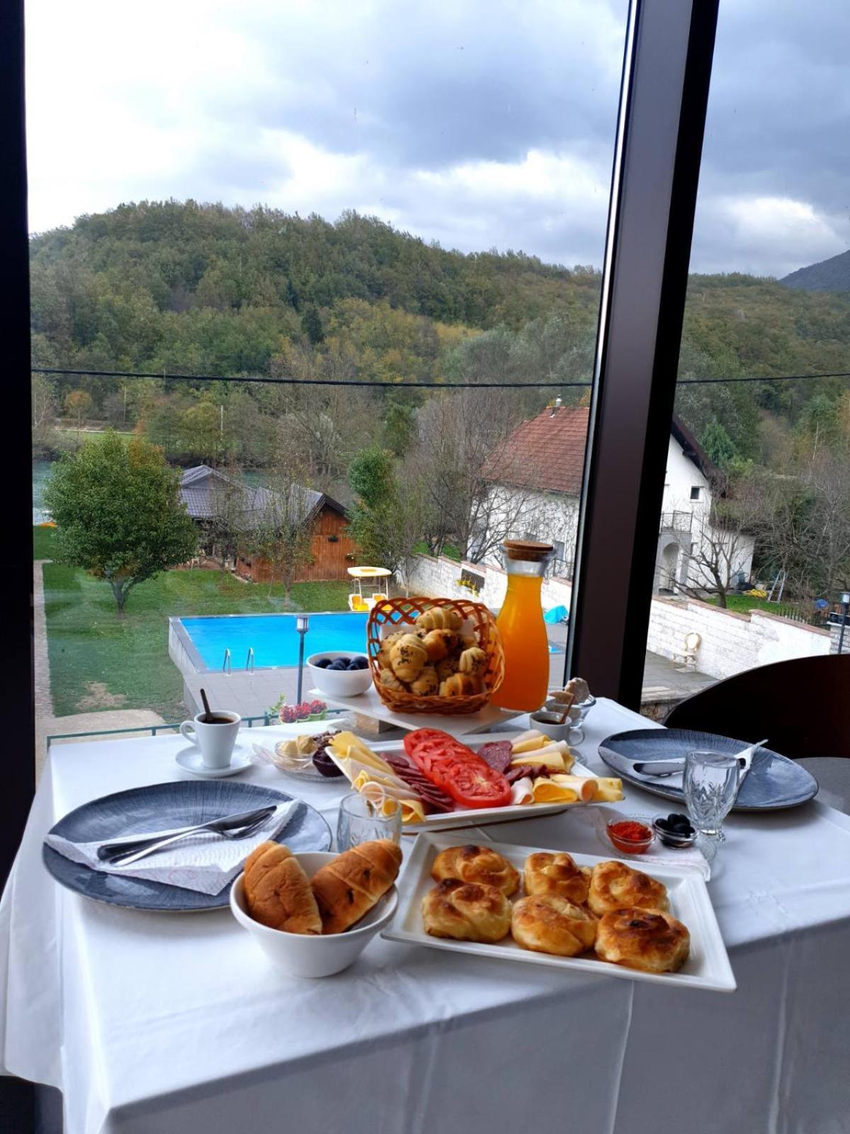 Hotel Lohovo Bihać Eksteriør bilde