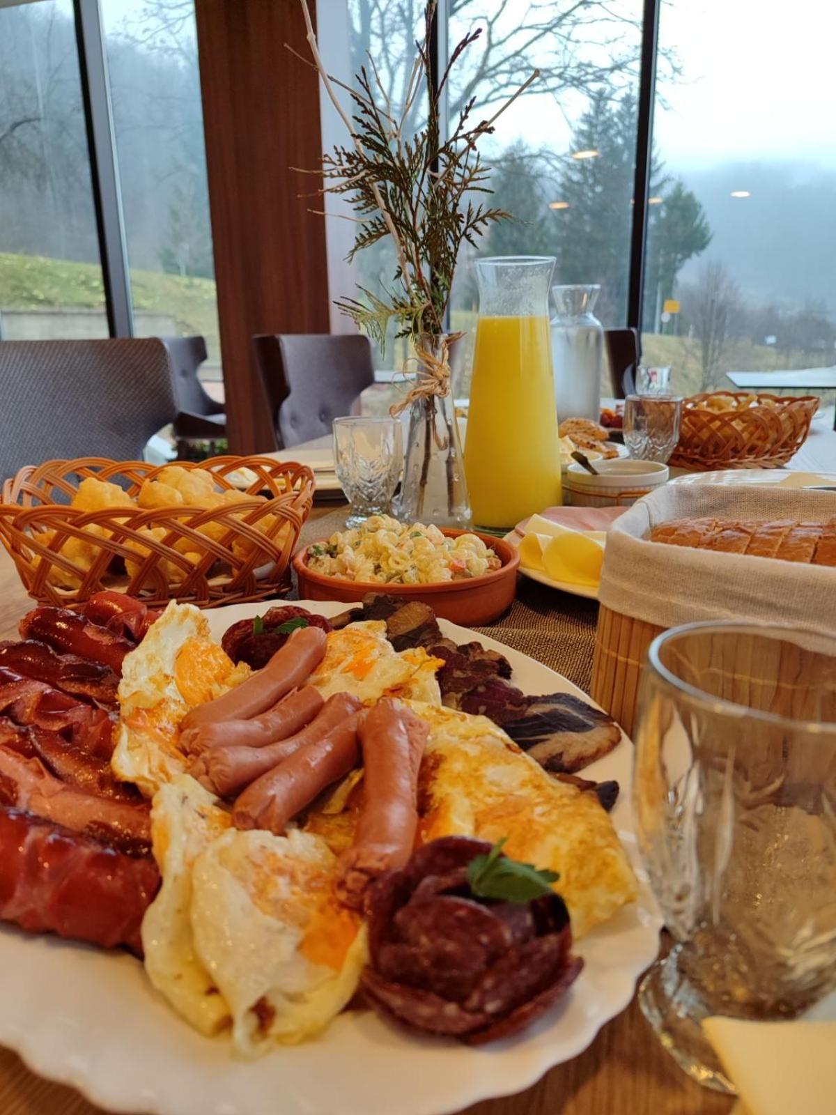 Hotel Lohovo Bihać Eksteriør bilde